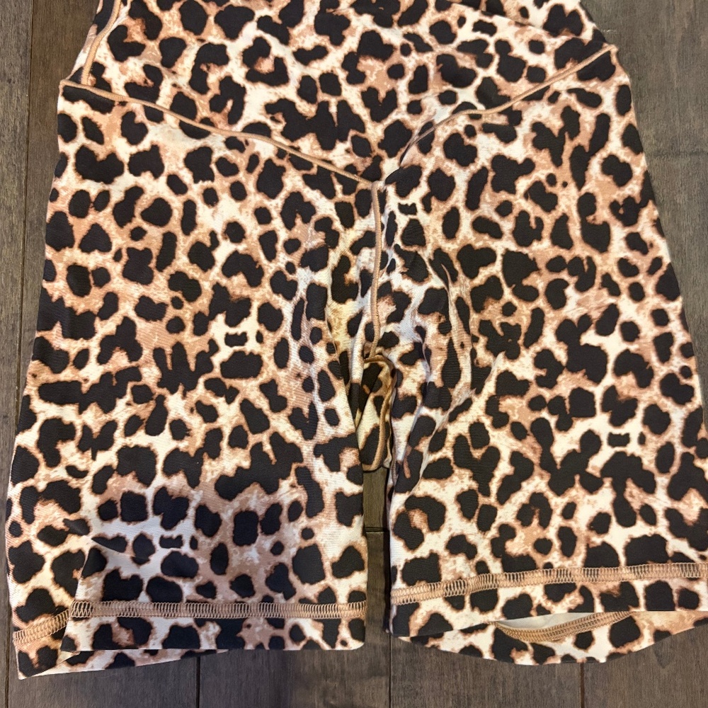 arie leopard print biker shorts
